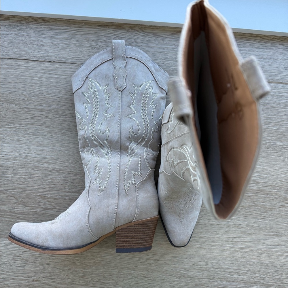 Women's Cream Western Boots